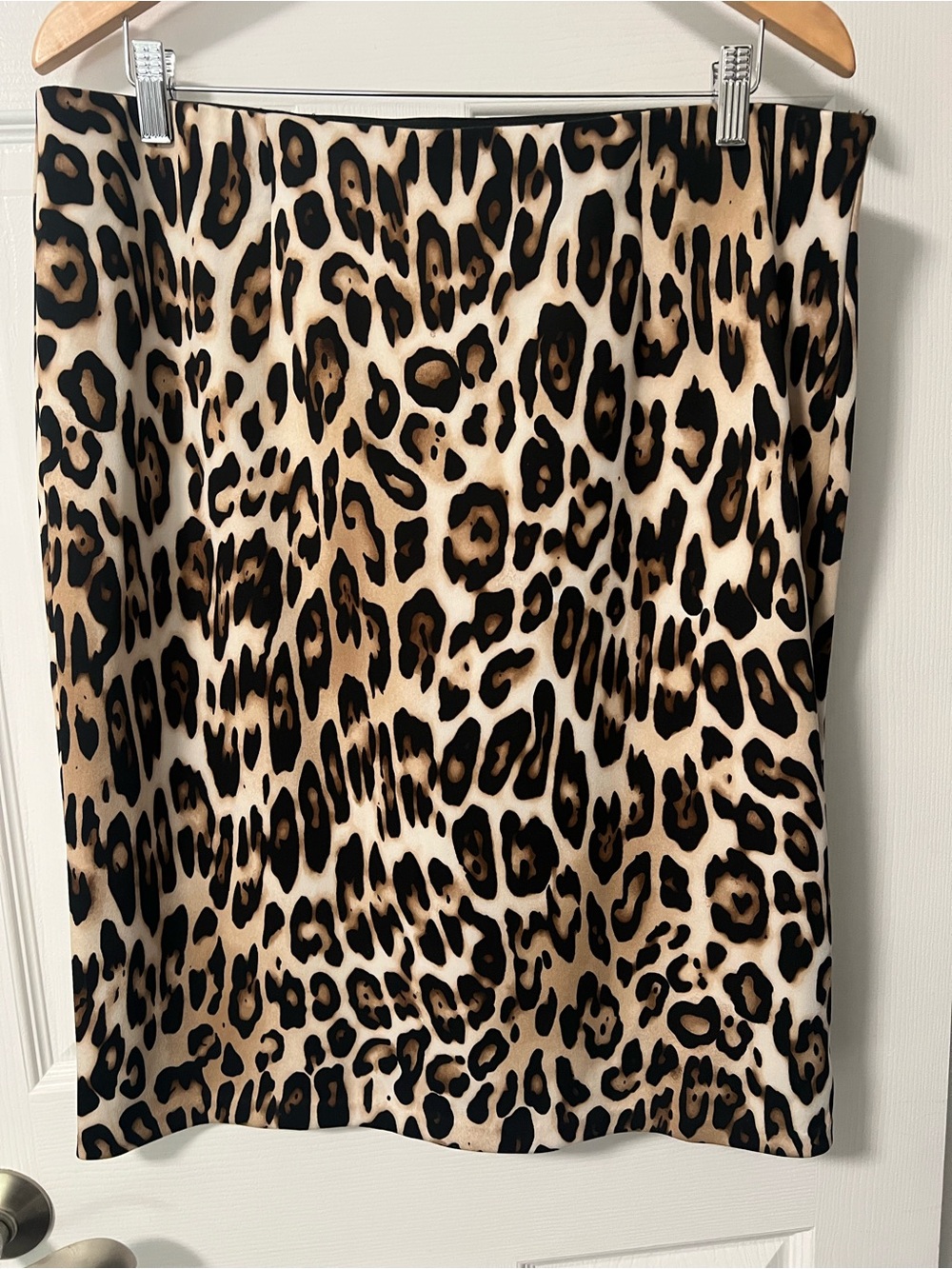 Chico's Leopard Print Pencil Skirt - Brown & Black with Cream Background Size 16